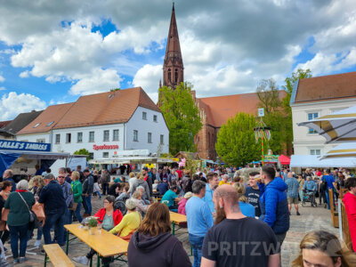 Foto des Albums: Sonniges Frühlingserwachen lockte Hunderte in die Innenstadt