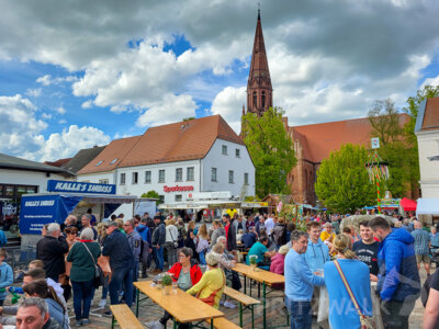 Foto des Albums: Sonniges Frühlingserwachen lockte Hunderte in die Innenstadt