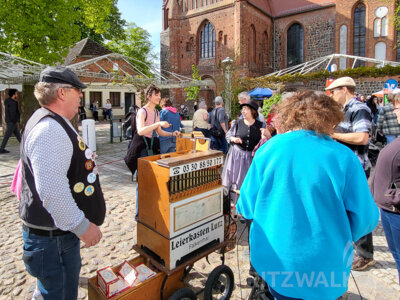 Foto des Albums: Sonniges Frühlingserwachen lockte Hunderte in die Innenstadt