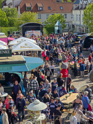 Foto des Albums: Sonniges Frühlingserwachen lockte Hunderte in die Innenstadt