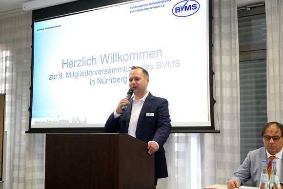 Bild: BVMS-Präsident, Lars Müller, führte durch die Sitzung.