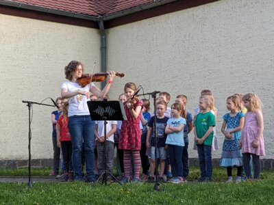 Foto des Albums: Tanz & Gesang rund um den Maibaum