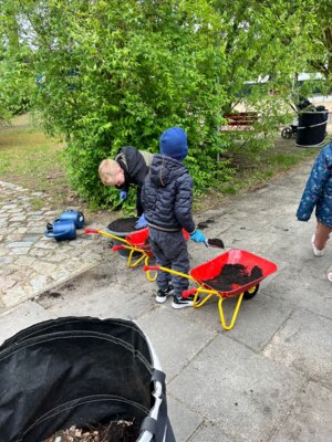 Foto des Albums: Helfende Hände