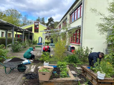 Foto des Albums: Helfende Hände