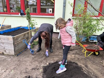 Foto des Albums: Helfende Hände