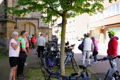 Gemeinsam parken bei der St  Martini-Kirche  (Bild vergr&ouml;&szlig;ern)
