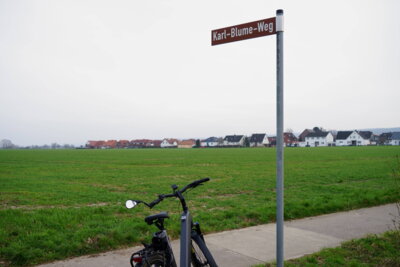 Zur&uuml;ck auf dem Karl-Blume-Weg  (Bild vergr&ouml;&szlig;ern)