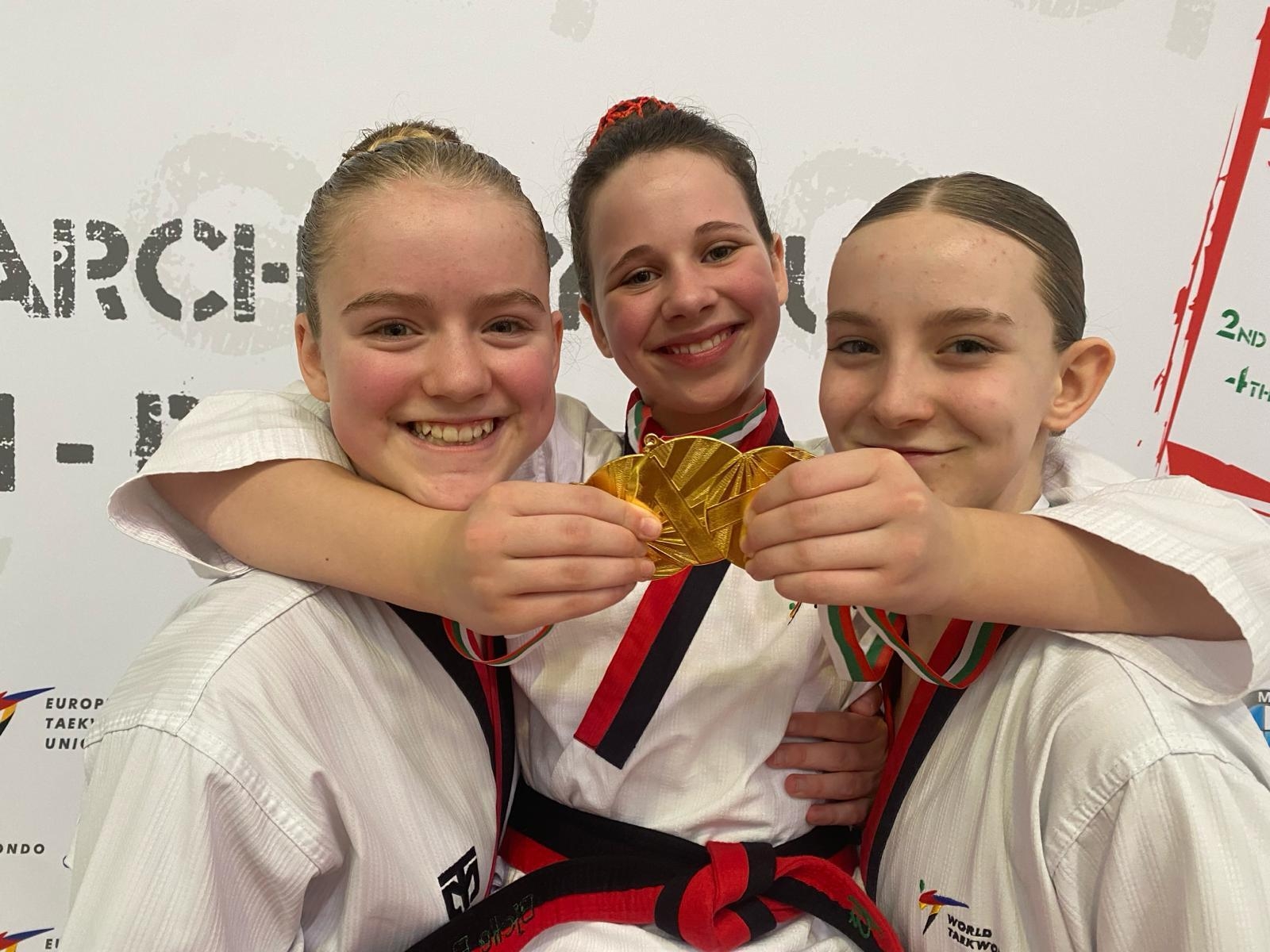 Bild: Cadets Team: Gold - Thea Rabe + Bjelle Dyck + Linea Hüfmüller