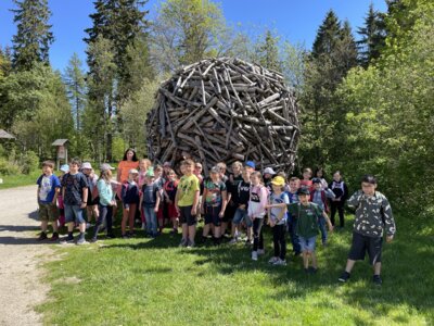 Fotoalbum Besuch des Wildparks Mehlmeisel und des Kräuterdorfs Nagel mit Kindern aus der Partnerschule in Cheb