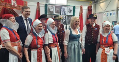 Vorschaubild: Ulrike Scharf, Bay Ministerin besucht uns am Stand-2