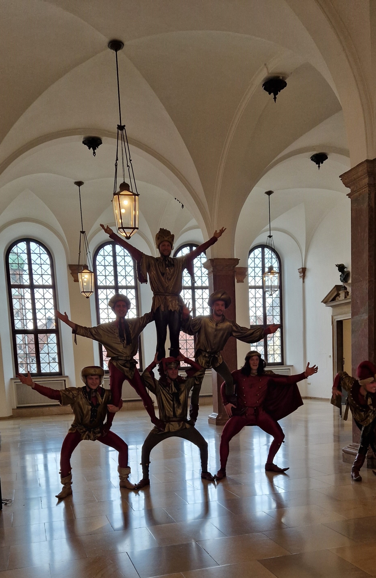 Bild: Moriskentänzer im Augsburger Rathaus