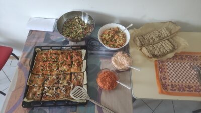 Foto des Albums: Altersgerechtes, gemeinschaftliches Kochen nach Saisonalkalender in Halenbeck (23. 05. 2024)