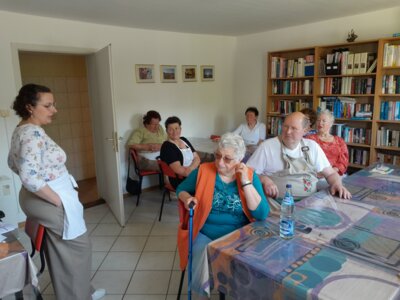 Foto des Albums: Altersgerechtes, gemeinschaftliches Kochen nach Saisonalkalender in Halenbeck (23. 05. 2024)