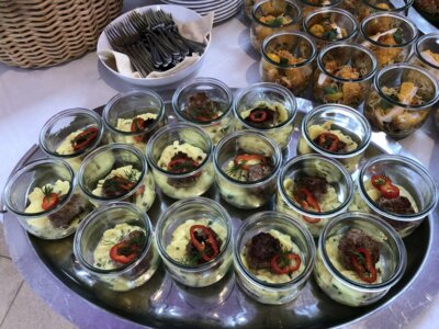 Vorschaubild: Kartoffelsalat mit kleinen Frikadellen