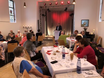 Vorschaubild: Rotes Herz, das Motiv der ehemaligen Herz Jesu Kirche