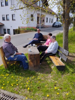 Foto des Albums: Sitzgruppe Unter der Linde