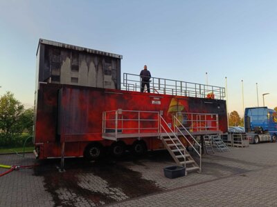 Foto des Albums: Übung im Brandgewöhnungscontainer