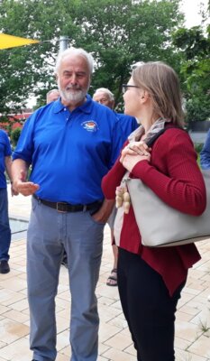 Jessica Mahr und Werner Dittrich im Austausch 
