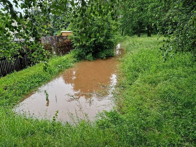 Bild: Rückhaltebereich mit Grabensystem Gewerbegebiet Friedrichsgrün