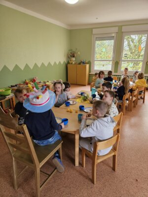 Foto des Albums: März-Mai Kindergarten 2024 (04. 06. 2024)