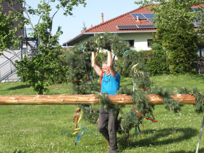 Foto des Albums: 30.04.2024 Maibaum aufstellen