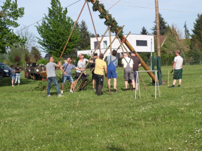 Foto des Albums: 30.04.2024 Maibaum aufstellen