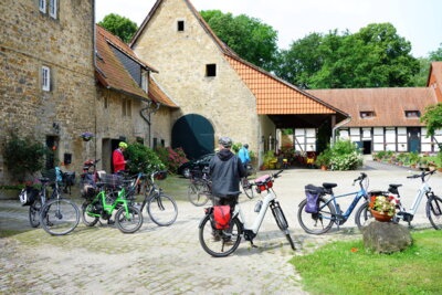 Ankunft beim Schloss von M&uuml;nchhausen  (Bild vergr&ouml;&szlig;ern)