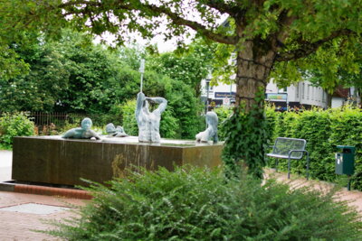 Die Badenden Bad Nenndorff  (Bild vergr&ouml;&szlig;ern)