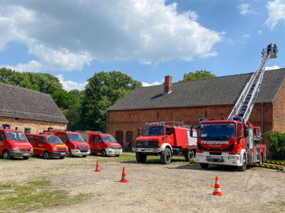 Foto des Albums: Feuerwehrwettkampf, Flohmarkt und Pollofahrten - Mesendorf feierte