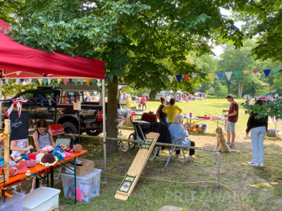 Foto des Albums: Feuerwehrwettkampf, Flohmarkt und Pollofahrten - Mesendorf feierte