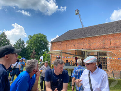 Foto des Albums: Feuerwehrwettkampf, Flohmarkt und Pollofahrten - Mesendorf feierte