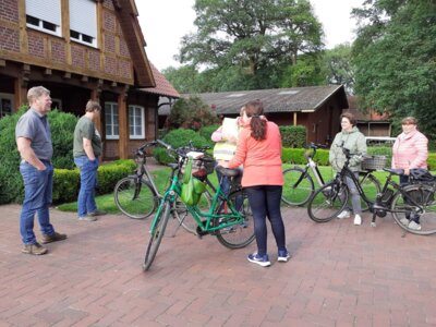 Fotoalbum LandFrauen Lohne - Fahrradtour mit Besichtigung Wernsing Addrup