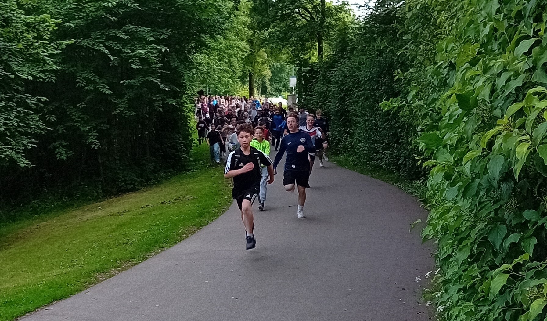 Bild: Läufer auf der ersten Runde