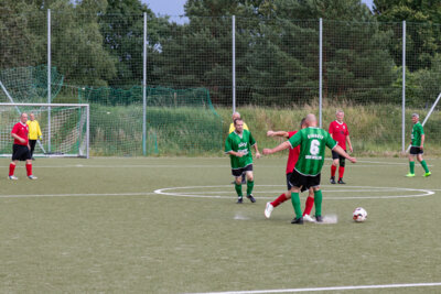 Foto des Albums: Ü40 vs Krewelin
