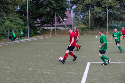Foto des Albums: Ü40 vs Krewelin