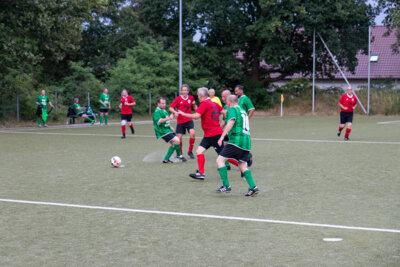 Foto des Albums: Ü40 vs Krewelin