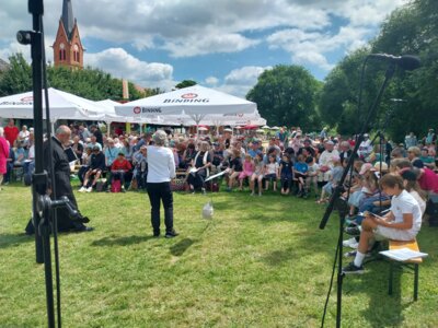 Foto des Albums: Ökumenischen Gottesdienst am Mainufer / 09.06.2024