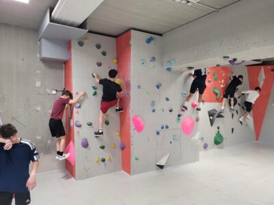 Foto des Albums: Boulder- und Seilkletterausflug WPU 7 und 9