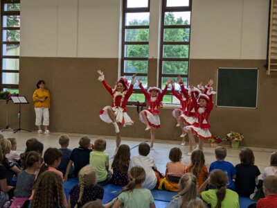 Unsere Tanzmariechen Kl. 3a 