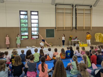 sportliche Tanzeinlage 