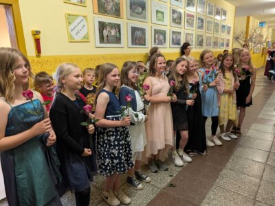 Foto des Albums: Abschluss Klasse 4 mit der Liederkiste