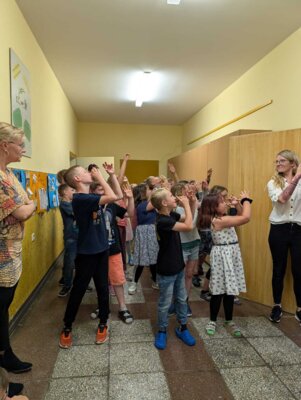 Foto des Albums: Abschluss Klasse 4 mit der Liederkiste