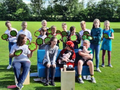 Verabschiedung Klasse 4  (Bild vergr&ouml;&szlig;ern)