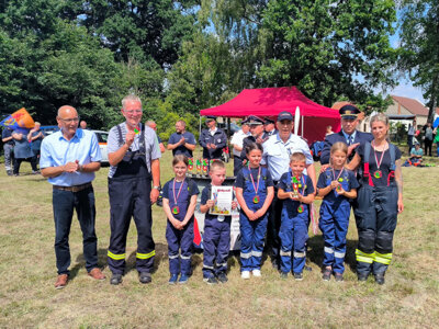 Foto des Albums: Beim Stadtjugendfeuerwehrtag traten rund 100 junge Brandschützer an