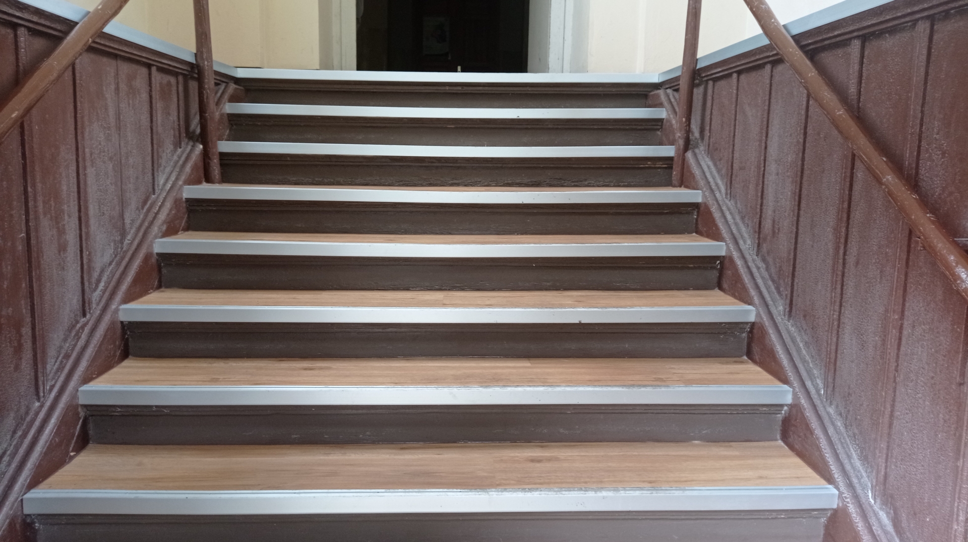 Bild: Treppe zum Foyer fertig