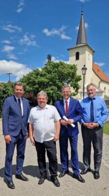 Vorschaubild: 9-Stephan-Mayer, Jan-Kachlik, Christoph de Vries, Sven Oole für der Kirche von Gundrum