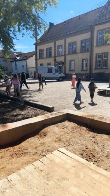 Foto des Albums: Eiswagen auf dem Schulhof