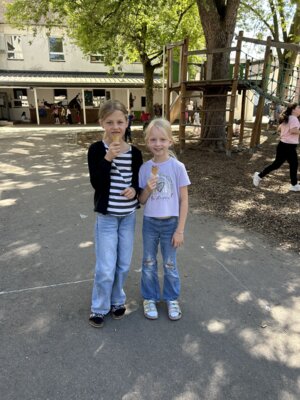 Foto des Albums: Eiswagen auf dem Schulhof