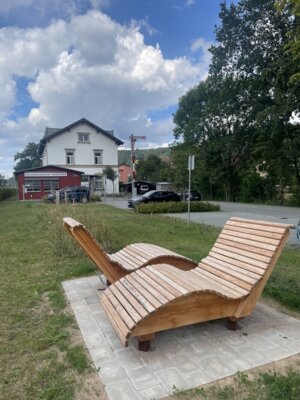Holzliege Harsdorf  (Bild vergr&ouml;&szlig;ern)