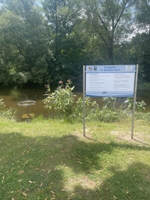 Kneippring im Wei&szlig;en Main am Ortseingang von Lanzendorf  (Bild vergr&ouml;&szlig;ern)